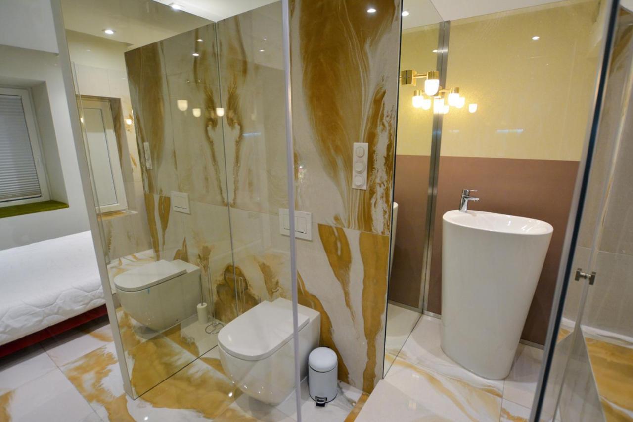 Lion'S Den Deluxe Studio Apartment Budapest Exterior photo