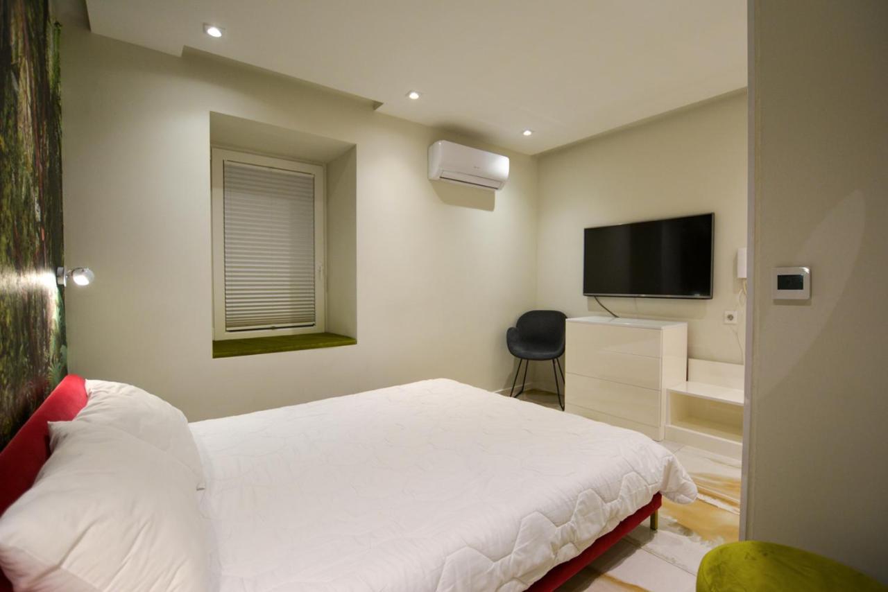 Lion'S Den Deluxe Studio Apartment Budapest Exterior photo